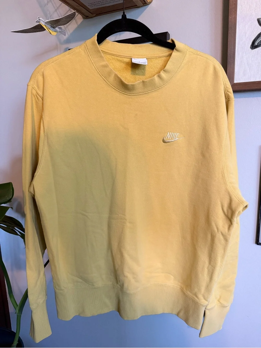 Nike Pale Yellow Pullover Sweatshirt SMALL - Worn Twice